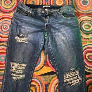 Never worn vintage jeans their supposed to fit a over sized